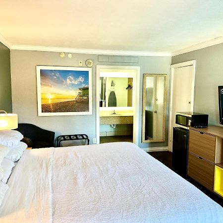 Days Inn By Wyndham Pensacola - Historic Downtown Екстер'єр фото