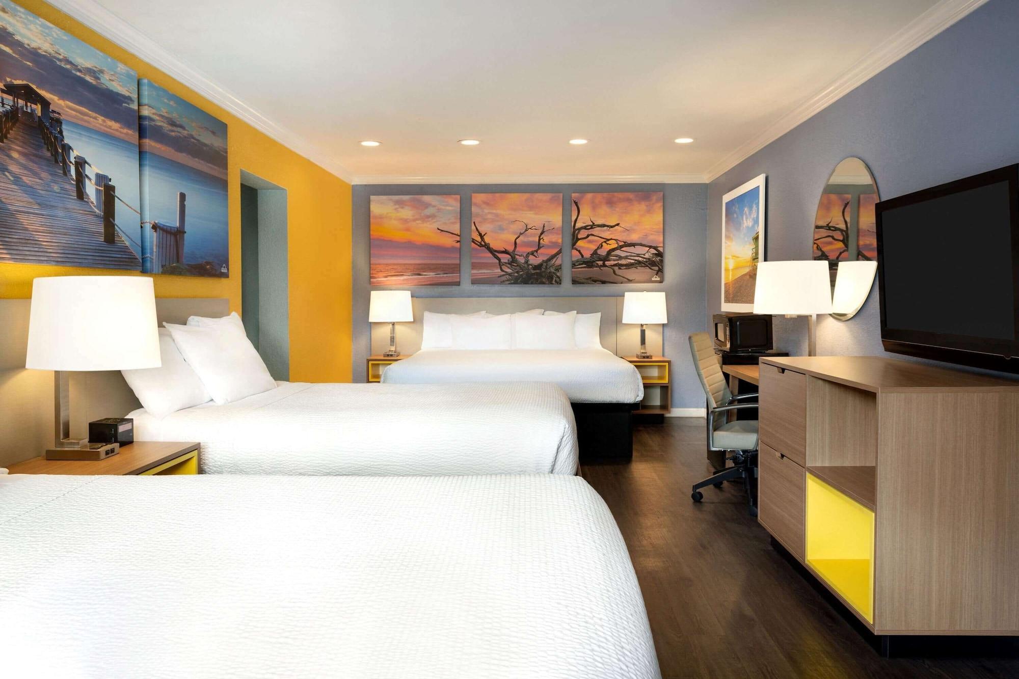 Days Inn By Wyndham Pensacola - Historic Downtown Екстер'єр фото