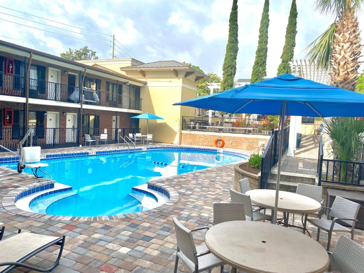 Days Inn By Wyndham Pensacola - Historic Downtown Екстер'єр фото