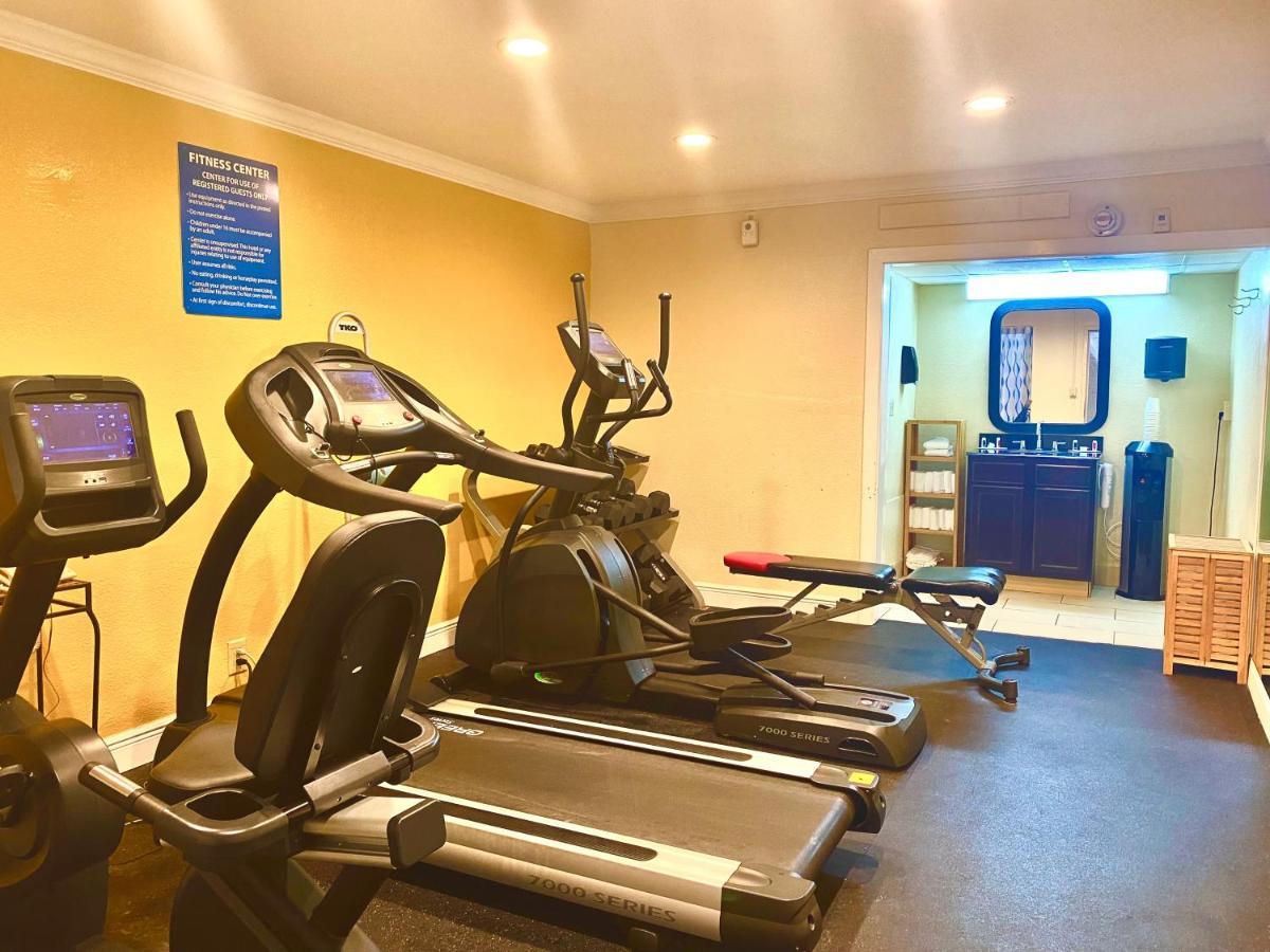 Days Inn By Wyndham Pensacola - Historic Downtown Екстер'єр фото