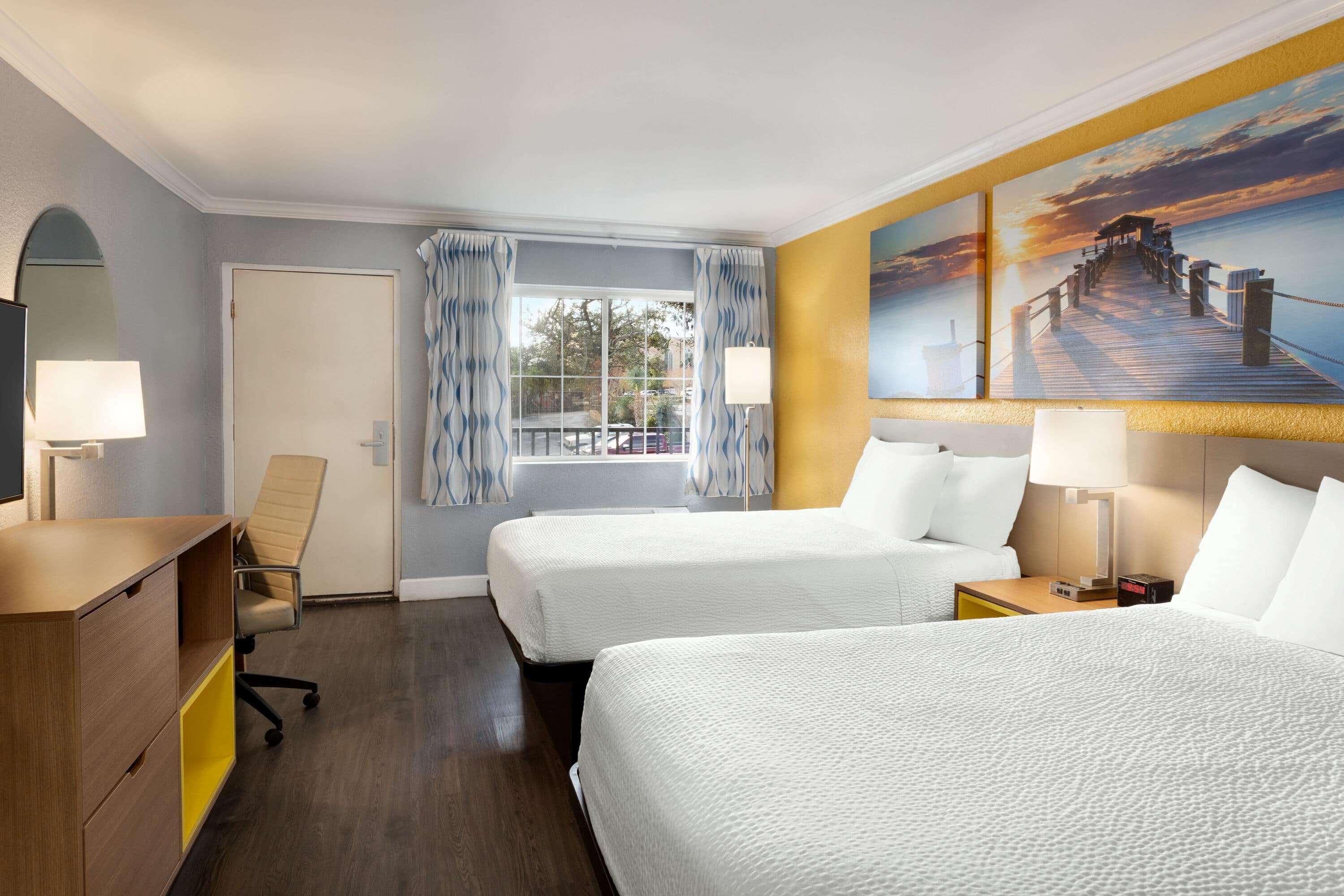 Days Inn By Wyndham Pensacola - Historic Downtown Екстер'єр фото