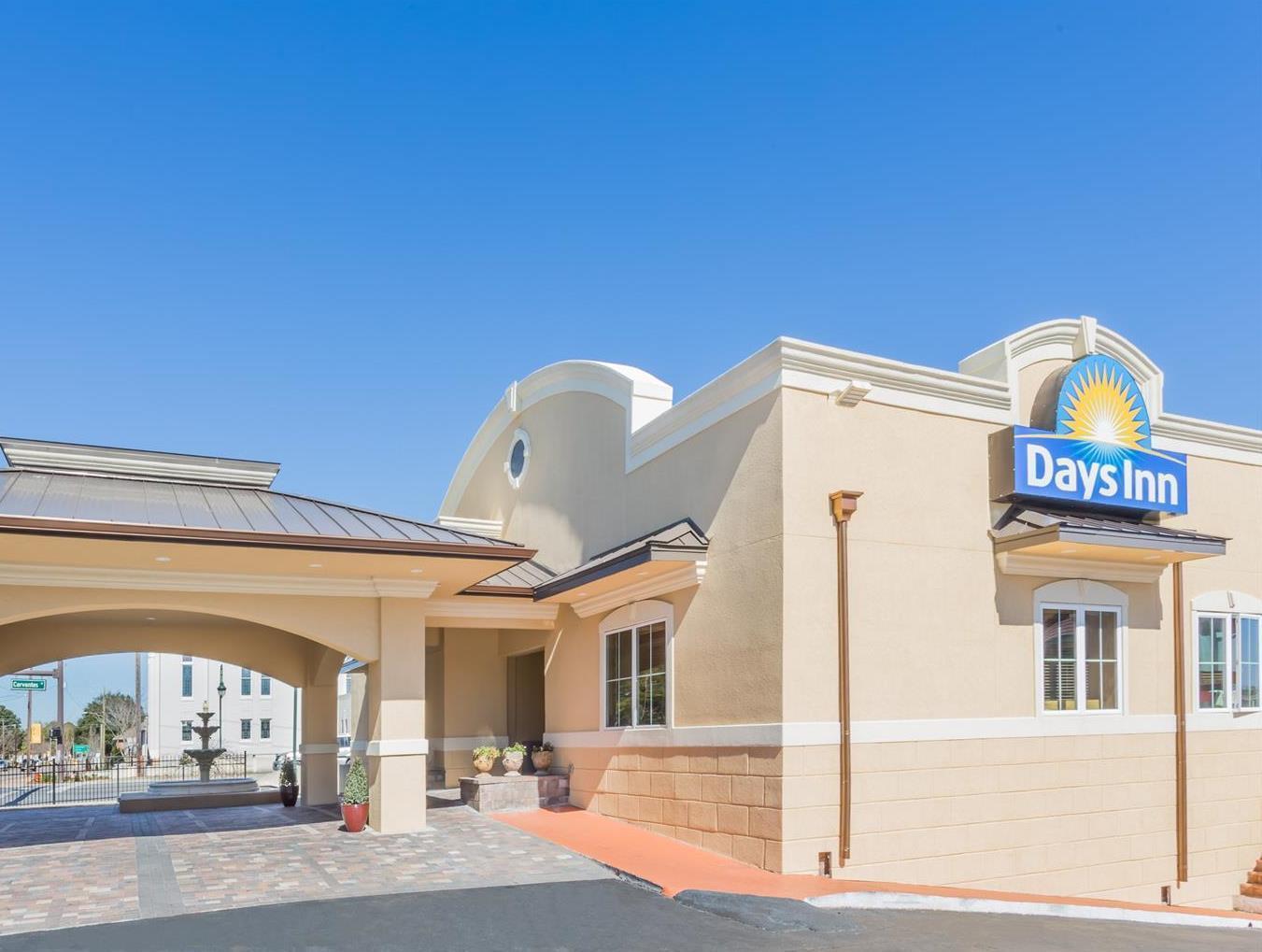 Days Inn By Wyndham Pensacola - Historic Downtown Екстер'єр фото
