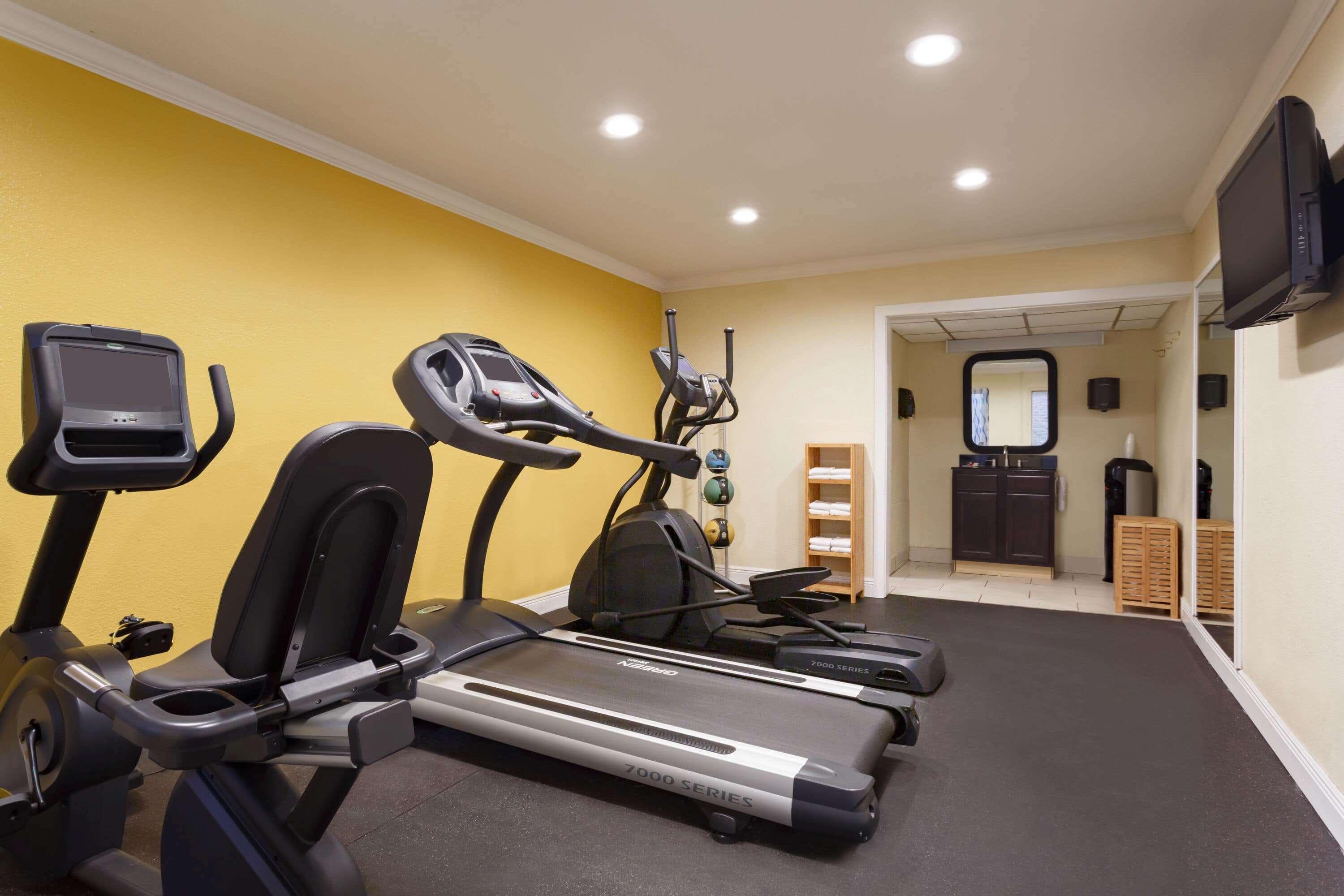 Days Inn By Wyndham Pensacola - Historic Downtown Екстер'єр фото