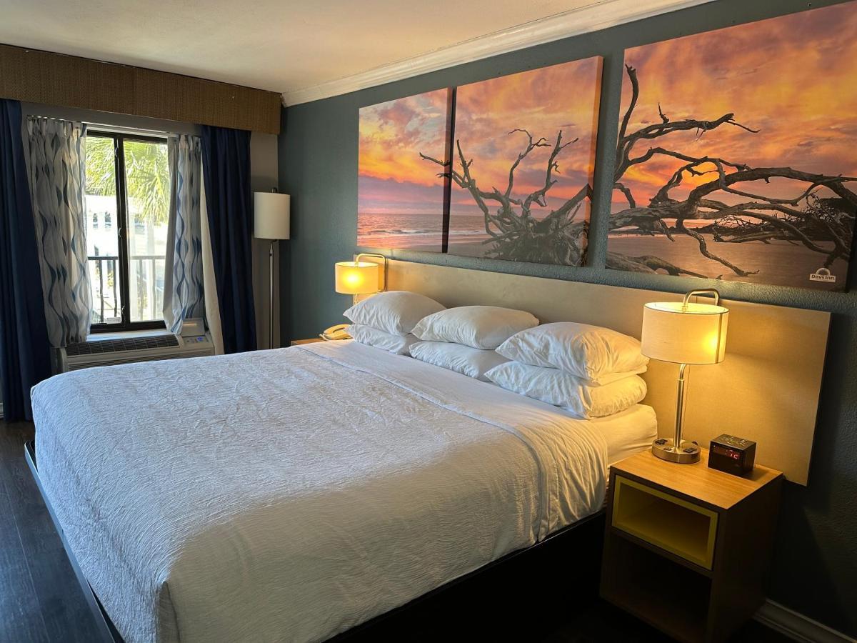 Days Inn By Wyndham Pensacola - Historic Downtown Екстер'єр фото