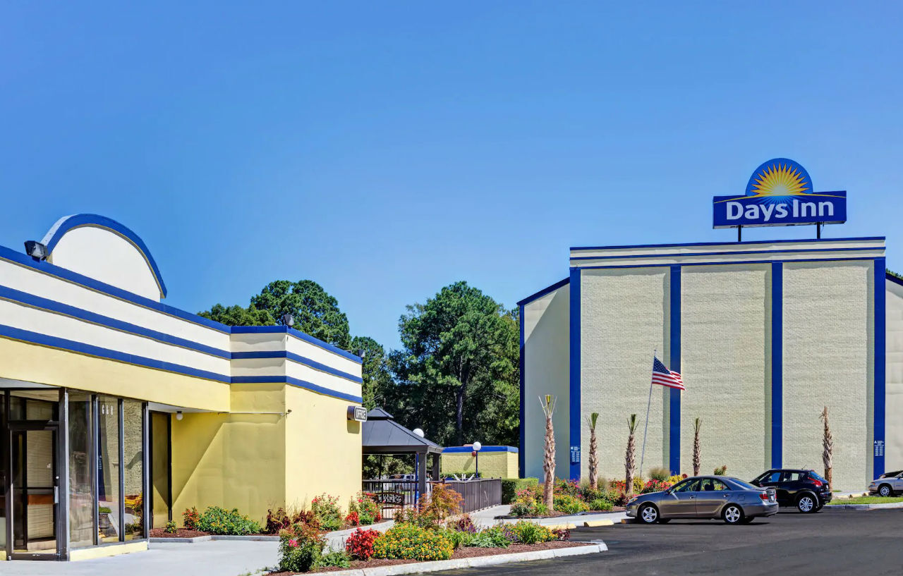 Days Inn By Wyndham Pensacola - Historic Downtown Екстер'єр фото